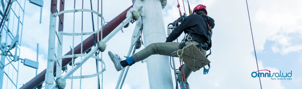 El certificado del trabajo en alturas es fundamental, por eso en Omnisalud ofrecemos este servicio
